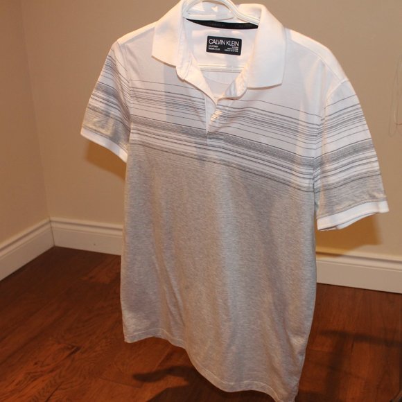 Calvin Klien Polo - Picture 2 of 3